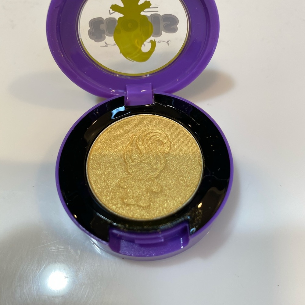 Trolls MAC Makeup - Picture 2 of 3
